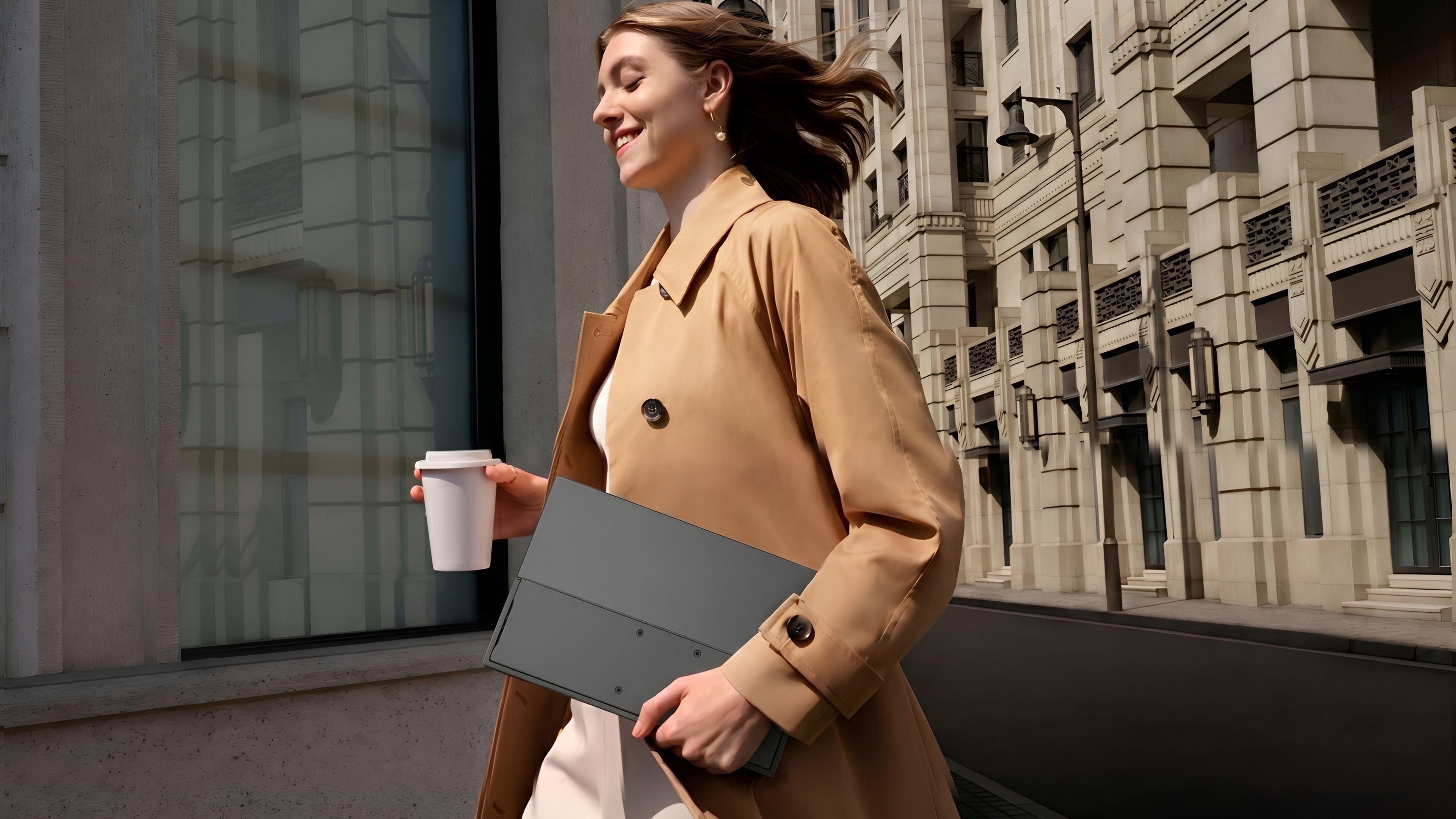 BE157BU | 15.7" 4K Touchscreen for PC Smooth UHD Business Monitor HDR Portable Display