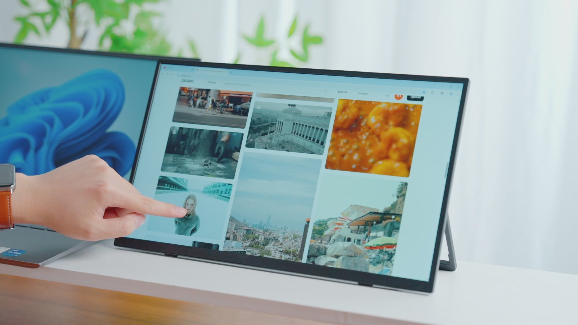 Load video: BE157BU | 15.7" 4K Touchscreen for PC Smooth UHD Business Monitor HDR Portable Display